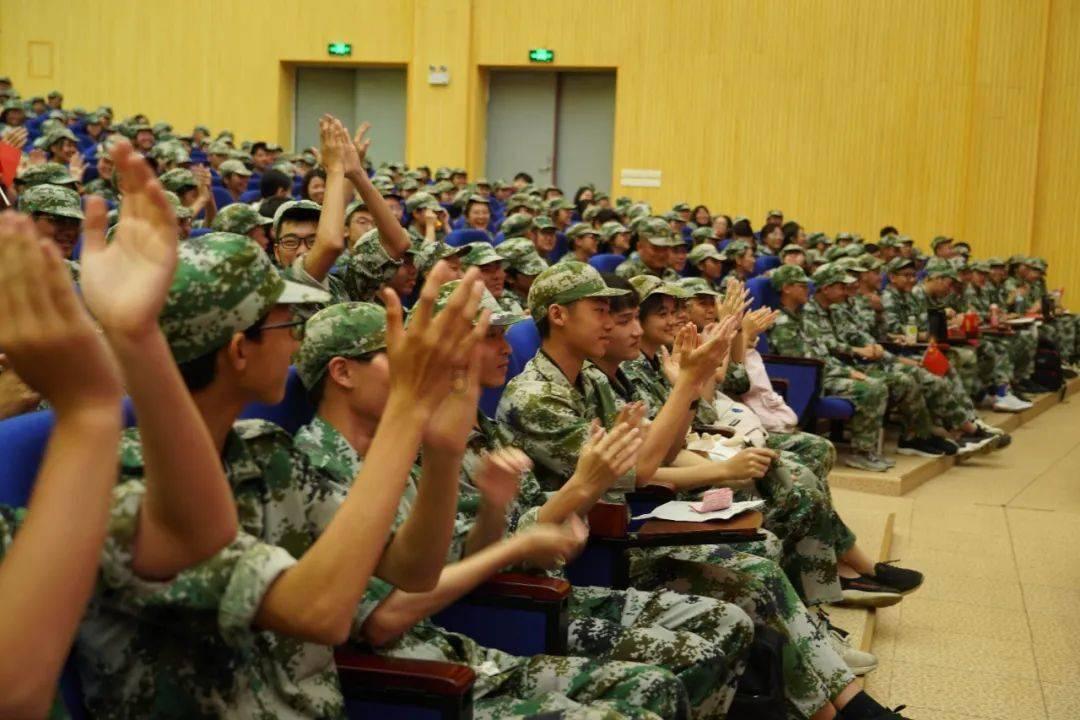 国考衣服上有金属网-分享你的喜悦,探索新世界